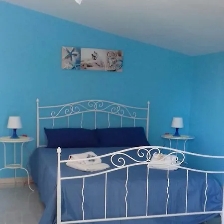 Brezza Marina Guest house *